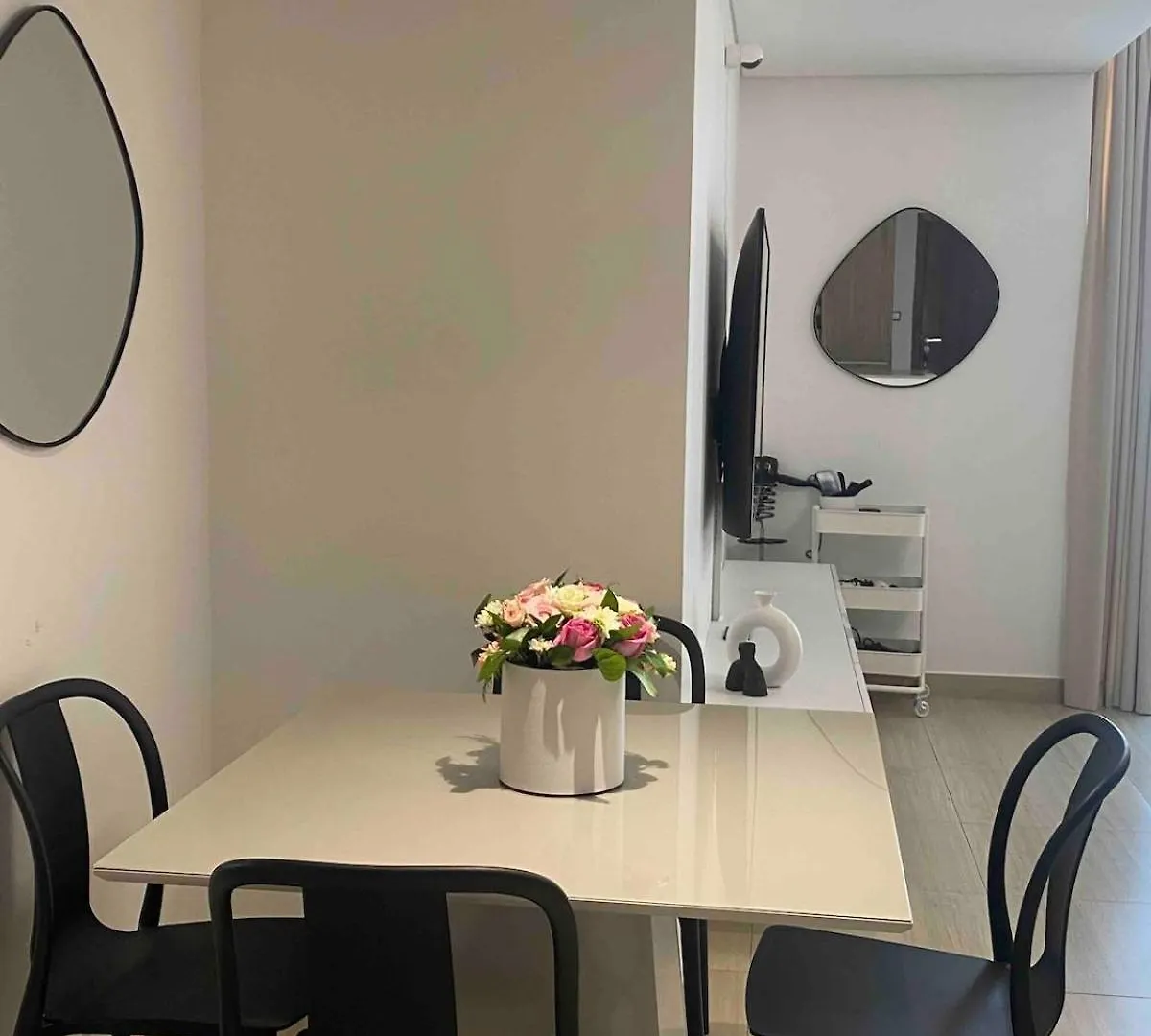 Magnifique Appartement Jvc 2 Chambres Dubai 0*,  Emirados Árabes Unidos